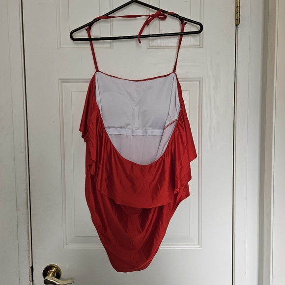 SHEIN PLUS SOLID RUFFLE TRIM ONE PIECE SWIMSUIT - Picture 3 of 11